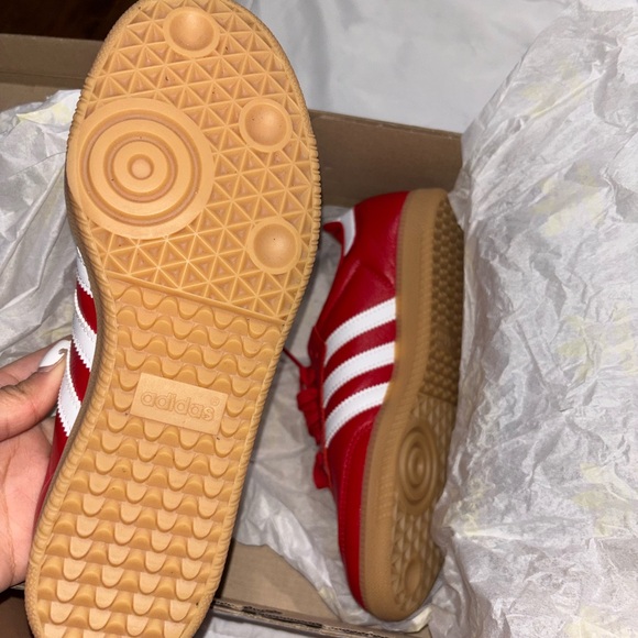 Adidas Red Sambas, 6Mens/7.5Womens - Picture 4 of 5